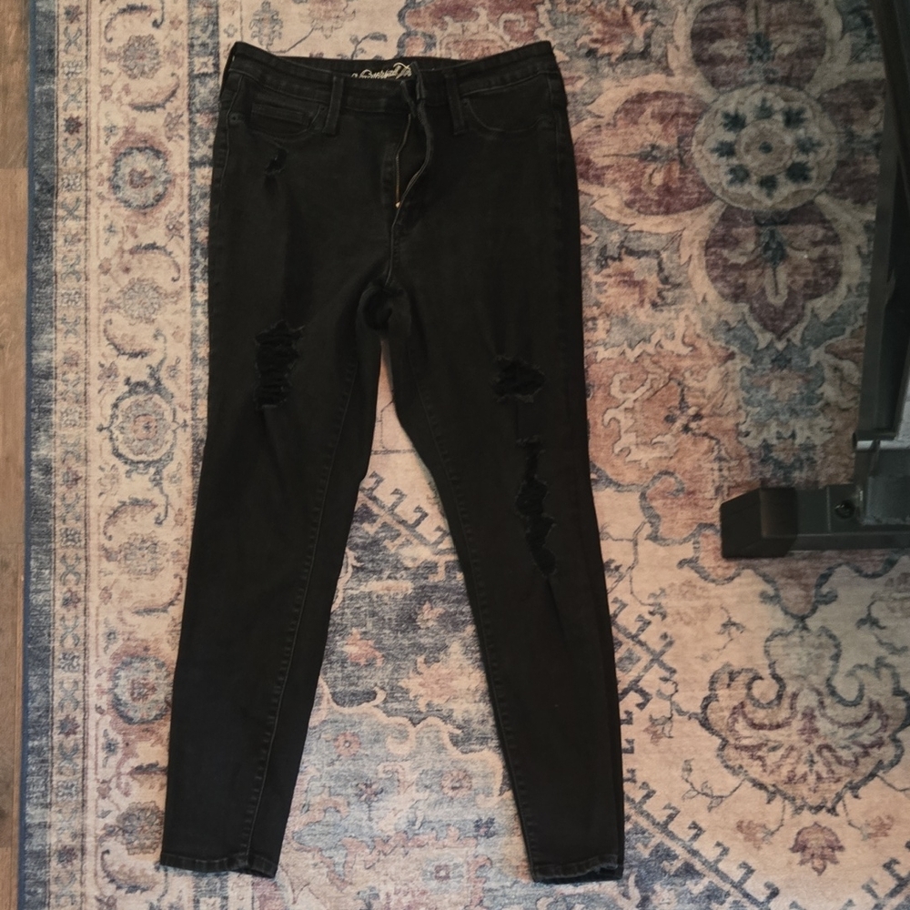 Distressed Skinny Jeans